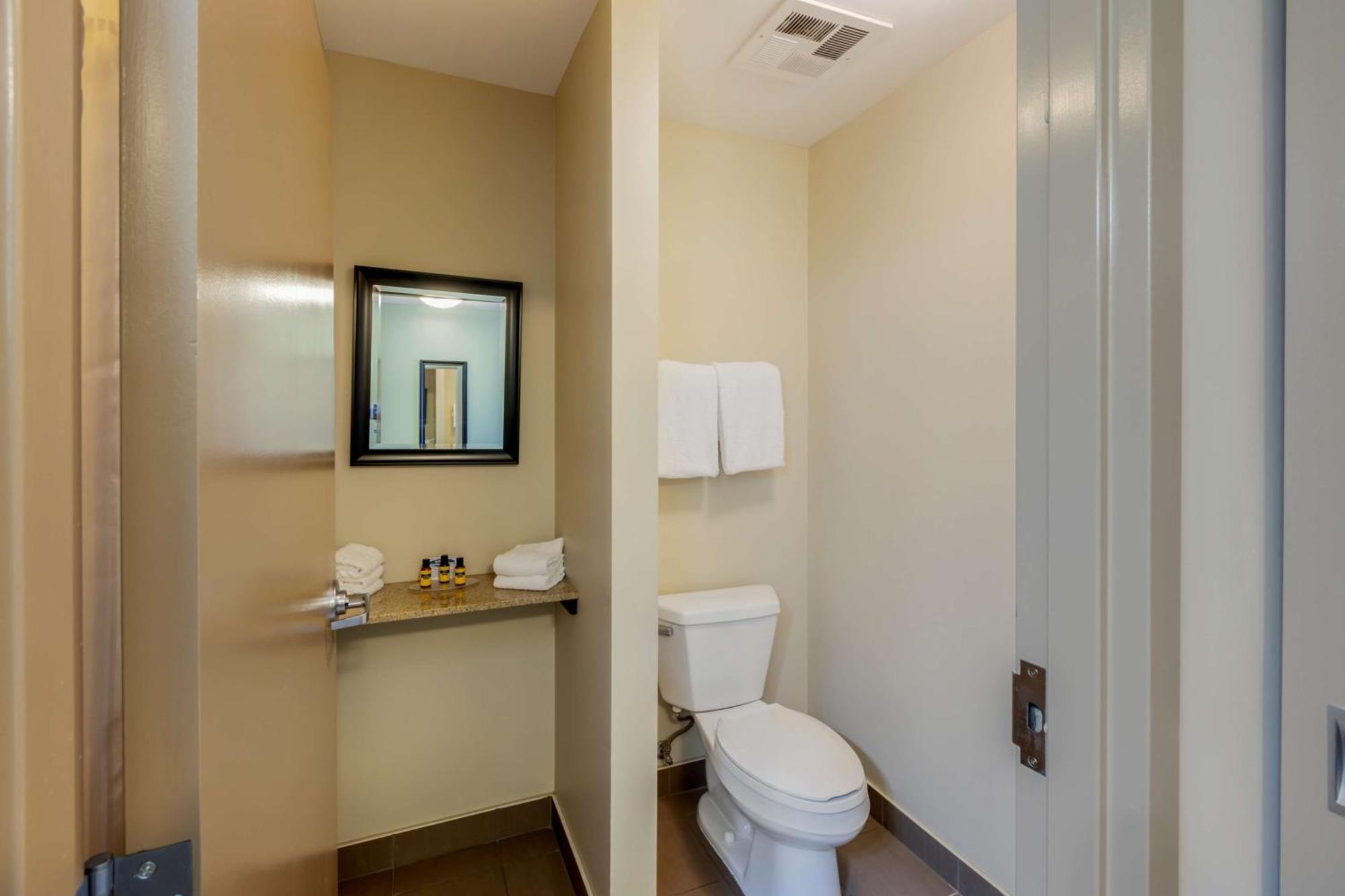 Best Western Plus Walkerton Hotel & Conference Centre Экстерьер фото