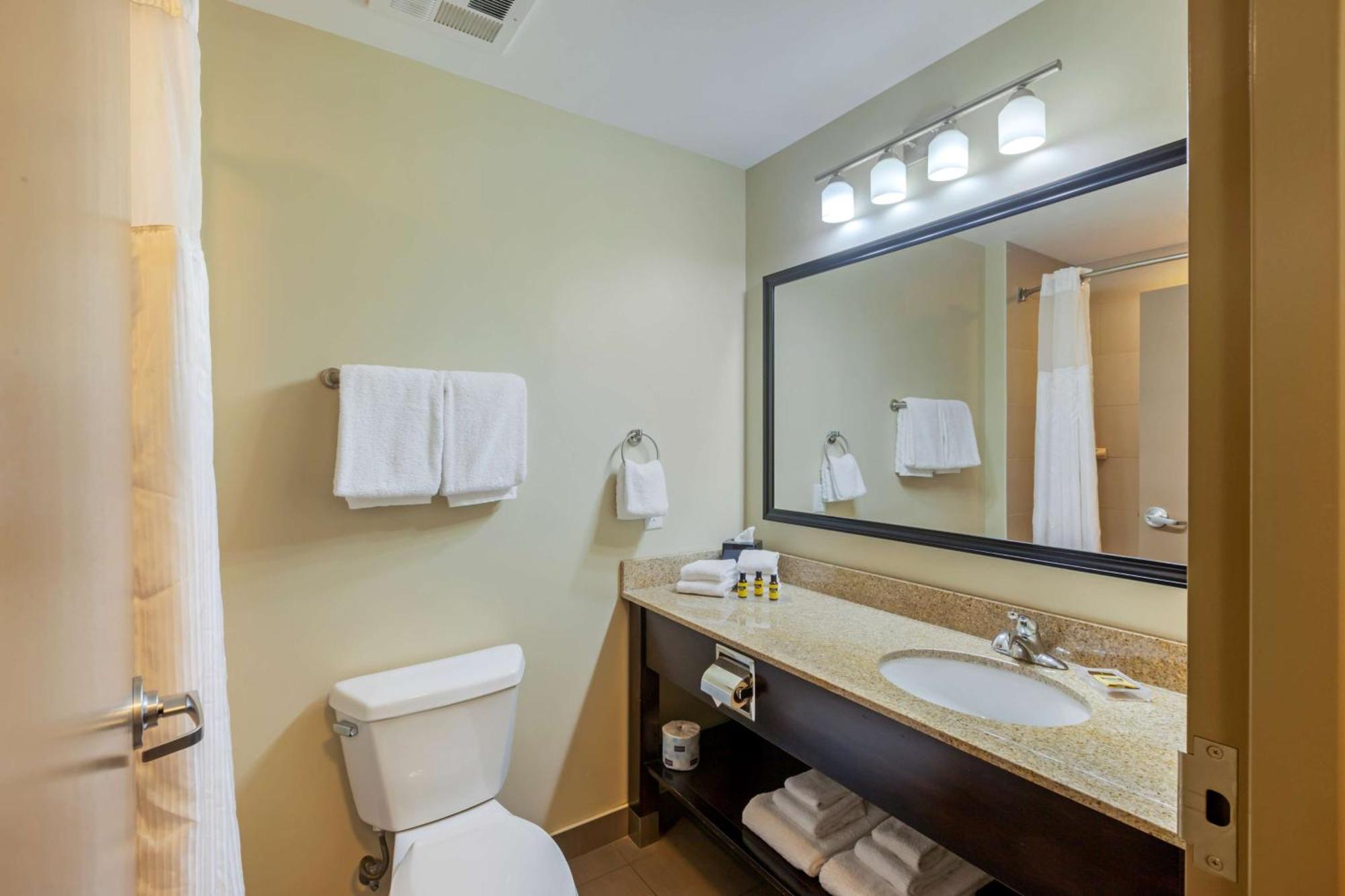 Best Western Plus Walkerton Hotel & Conference Centre Экстерьер фото