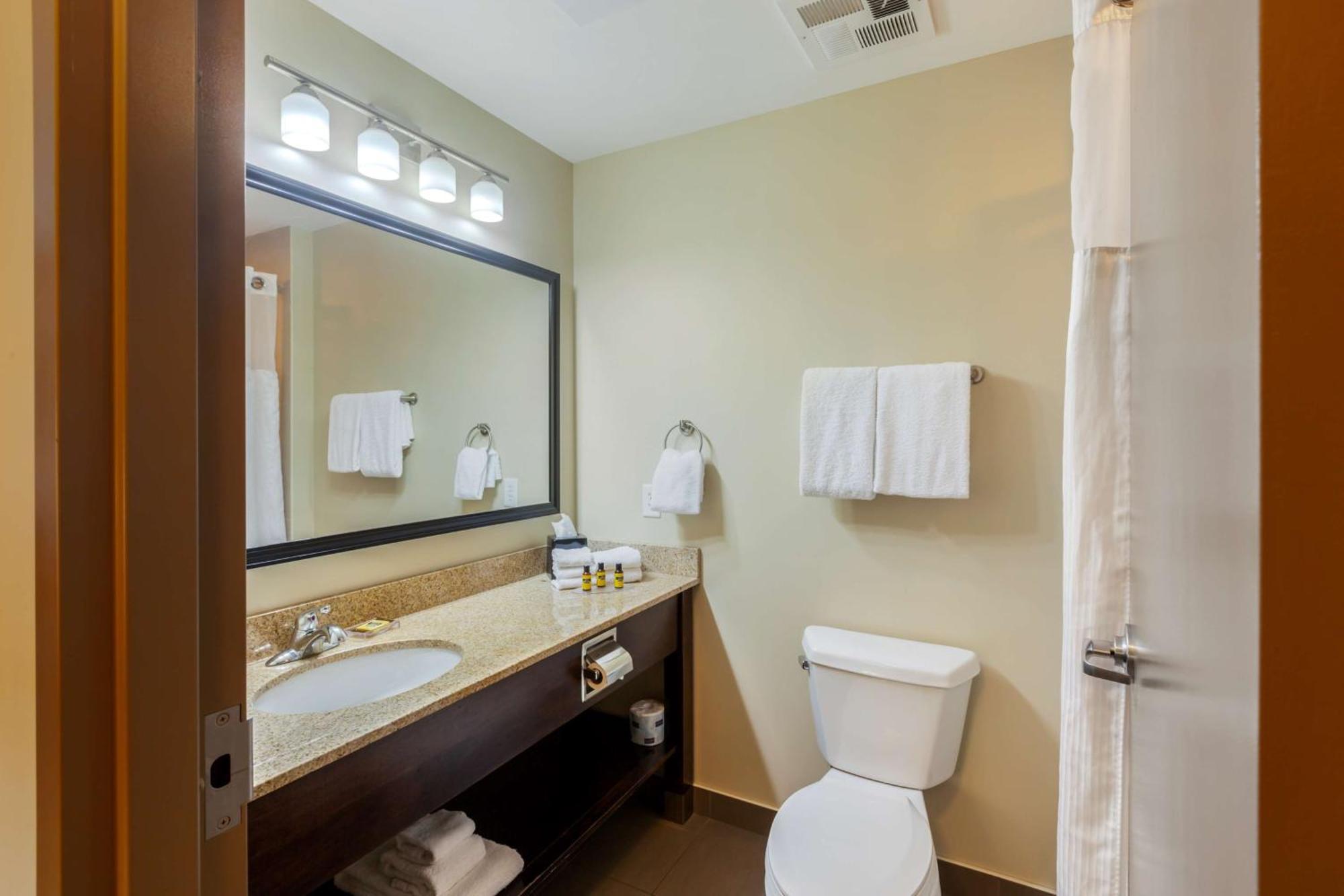 Best Western Plus Walkerton Hotel & Conference Centre Экстерьер фото
