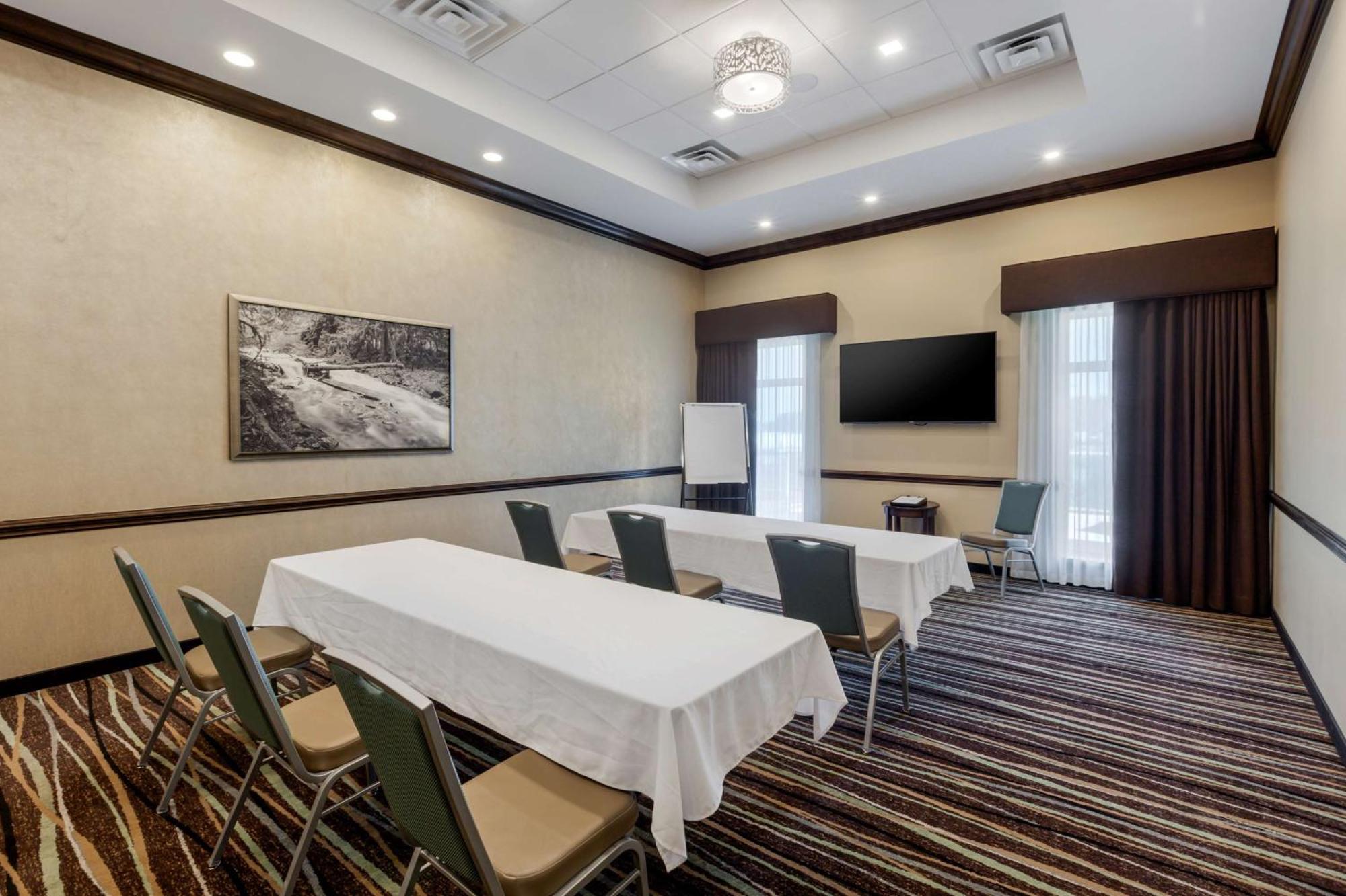 Best Western Plus Walkerton Hotel & Conference Centre Экстерьер фото
