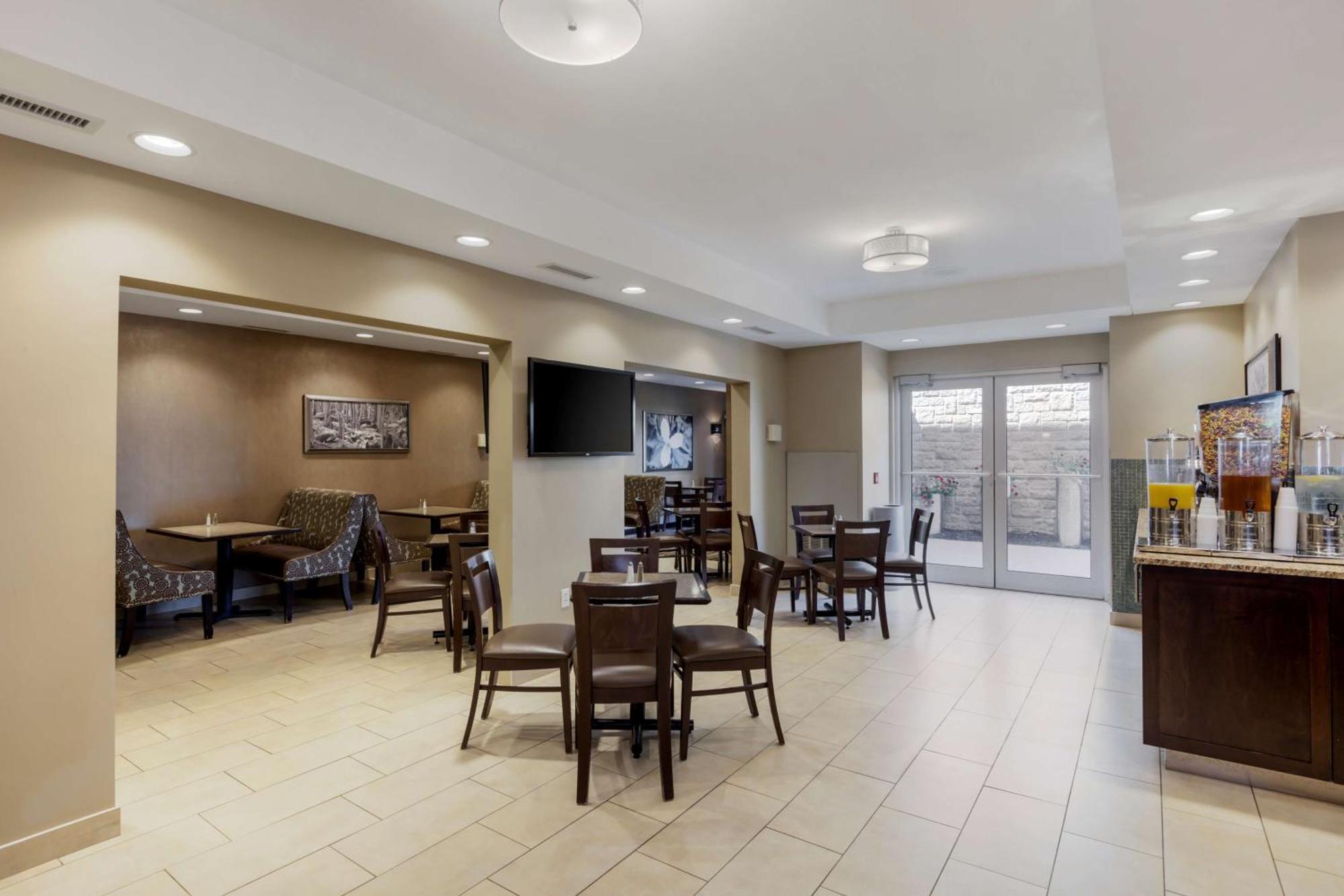 Best Western Plus Walkerton Hotel & Conference Centre Экстерьер фото