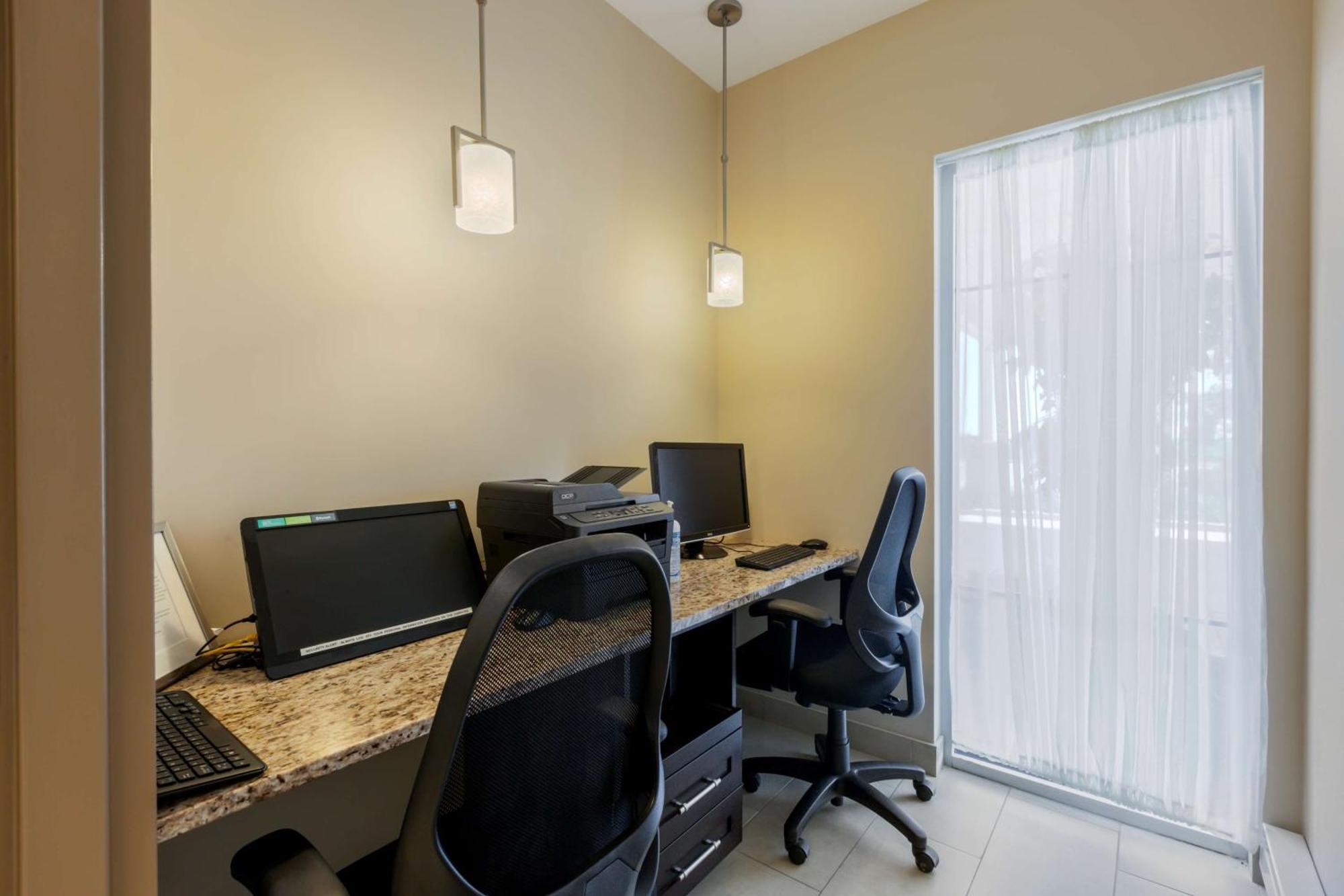 Best Western Plus Walkerton Hotel & Conference Centre Экстерьер фото